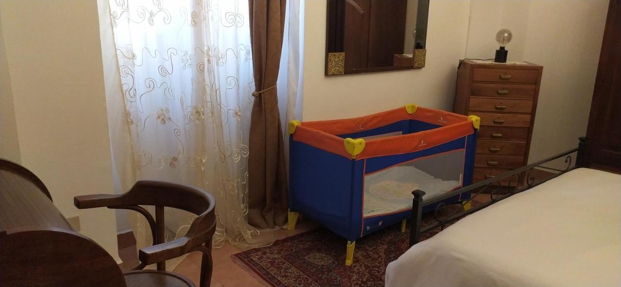 הוילה Adrano Casa Romeo מראה חיצוני תמונה